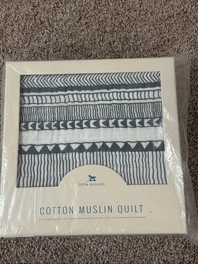 NWT Little Unicorn Cotton Muslin Quilt in Santa Fe